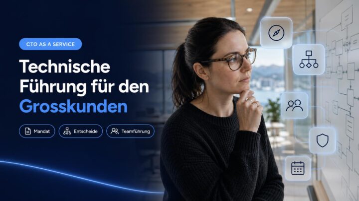 Eine Geschäftsleitung und eine technische Führungskraft besprechen Entscheidungswege an einem Architektur-Whiteboard.
